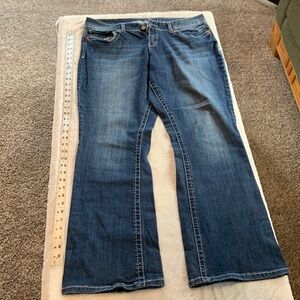 Maurice’s curvy bootcut size 15/16regular length